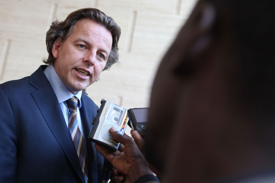 Article : Bert Koenders demande l’actualisation de la liste électorale ivoirienne