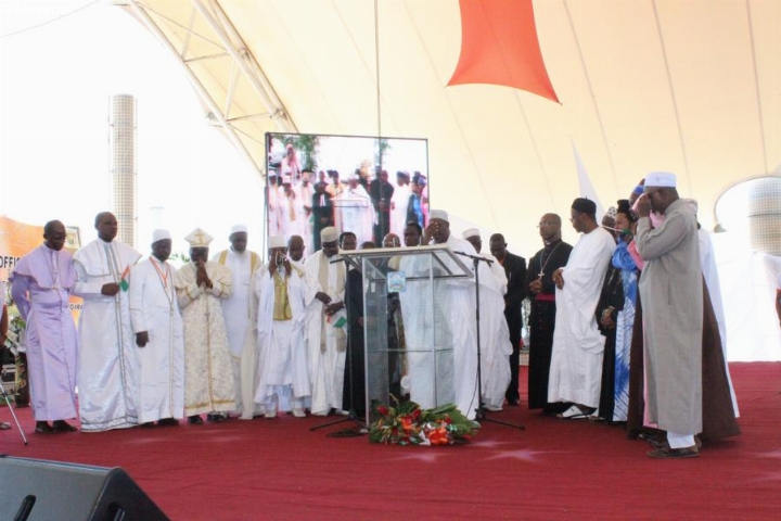 Chr&eacute;tiens et Musulmans ont parl&eacute; d'une m&ecirc;me voix et d'un seul Dieu... pour conjurer le mauvais sort.