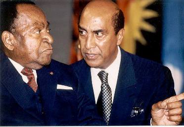 Le pr&eacute;sident Houphou&euml;t &eacute;tait &agrave; l'&eacute;coute de son homme de main. Ph: DR