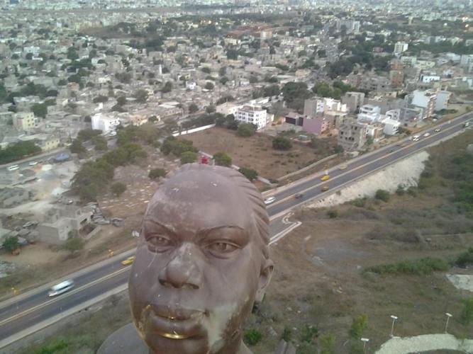 Des VIF 2014 au sommet du Monument de la renaissance africaine à Dakar. © FBI