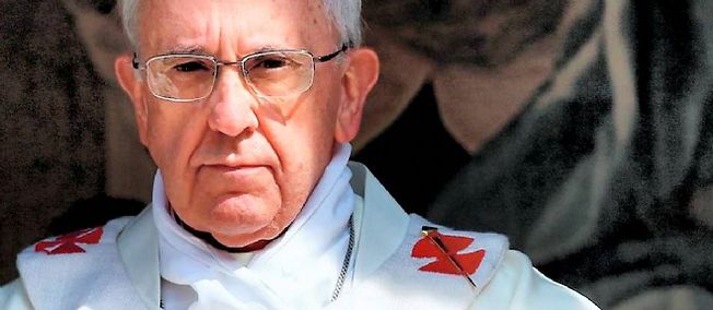 Le pape Fran&ccedil;ois a d&eacute;nonc&eacute; la une des survivants de Charlie Hebdo. Ph: Afp